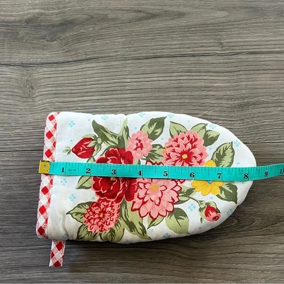 The Pioneer Women Multicolored Oven Mitt Grippy Details On Grasp floral - Picture 4 of 6